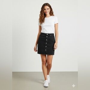 Forever 21 Black Button-Down Mini Skirt Medium